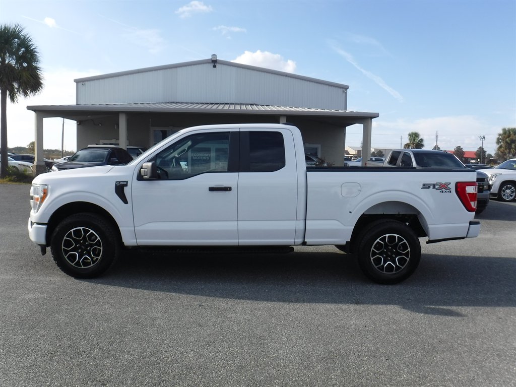 2022 Ford F-150 XL's photo