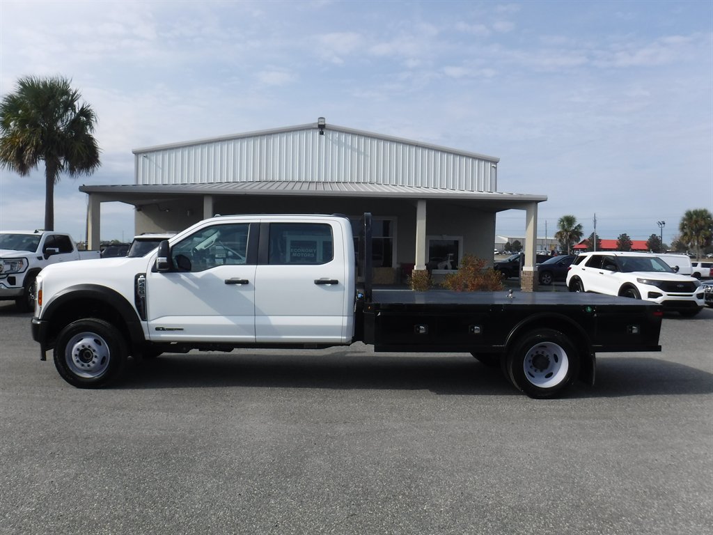 2024 Ford F-450 Super Duty Chassis Cab XL's photo