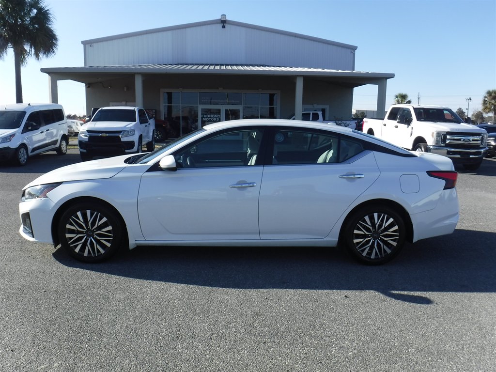 2023 Nissan Altima SV