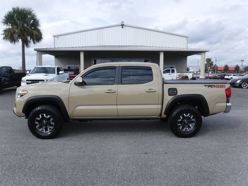 2017 Toyota Tacoma TRD Off Road's photo
