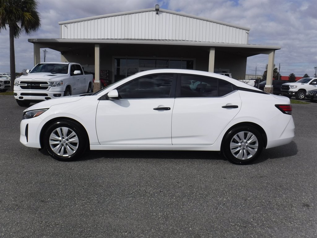 2025 Nissan Sentra S's photo