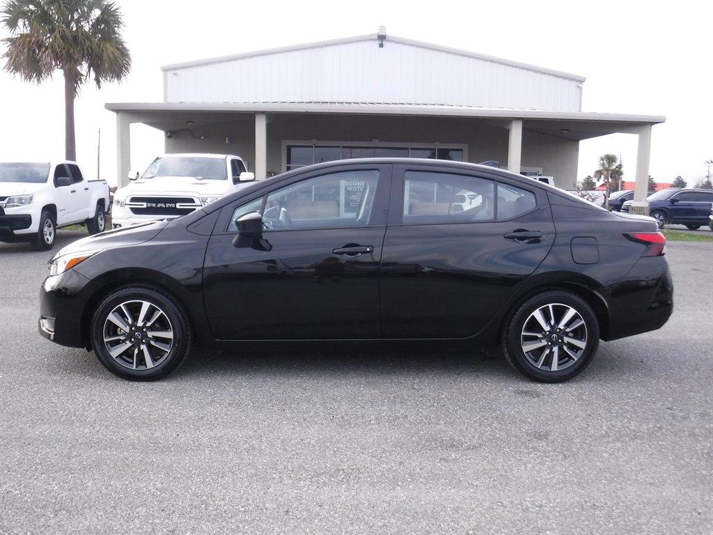 2024 Nissan Versa Sedan SV's photo