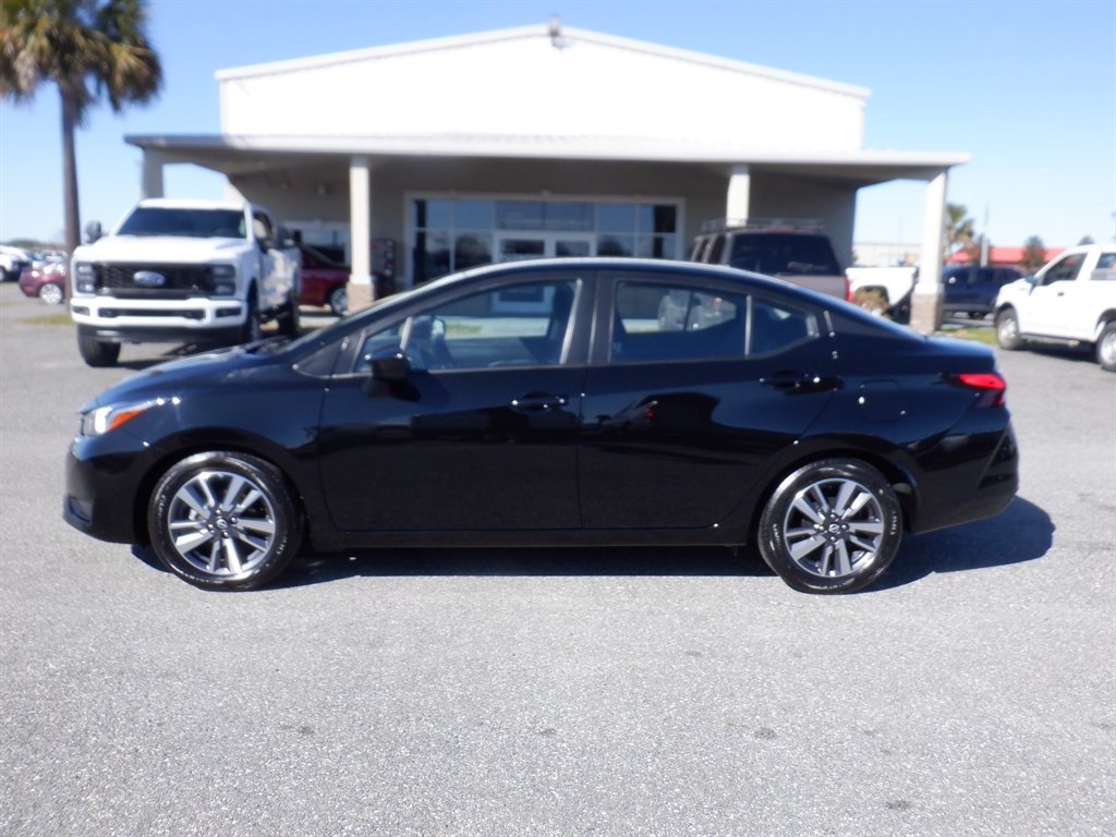 2023 Nissan Versa Sedan SV