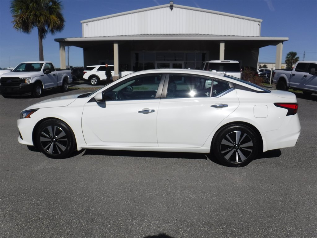 2022 Nissan Altima SV