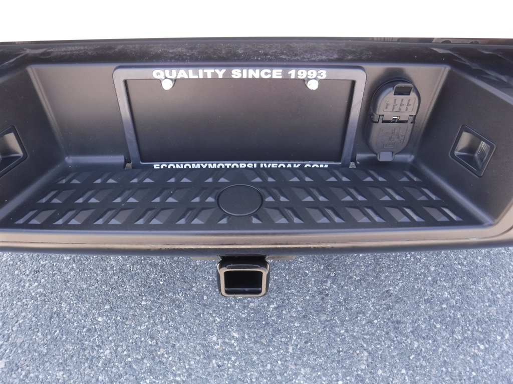 2022 Nissan Titan S - Photo 8