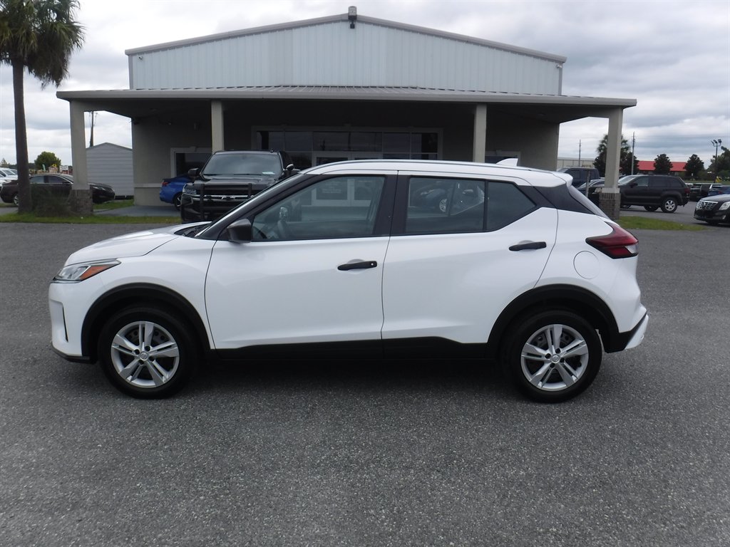 2023 Nissan Kicks