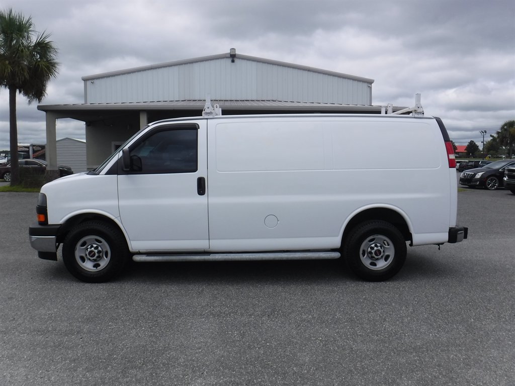 2017 GMC Savana Cargo